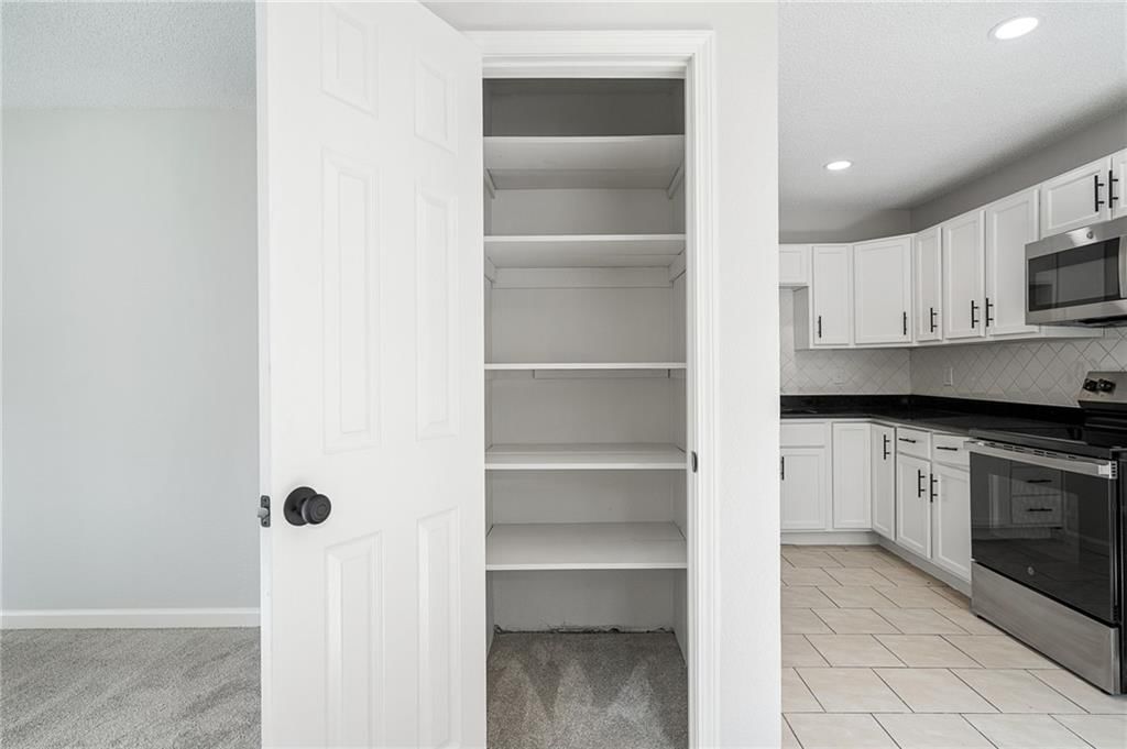 423 N Walnut Street — photo 25