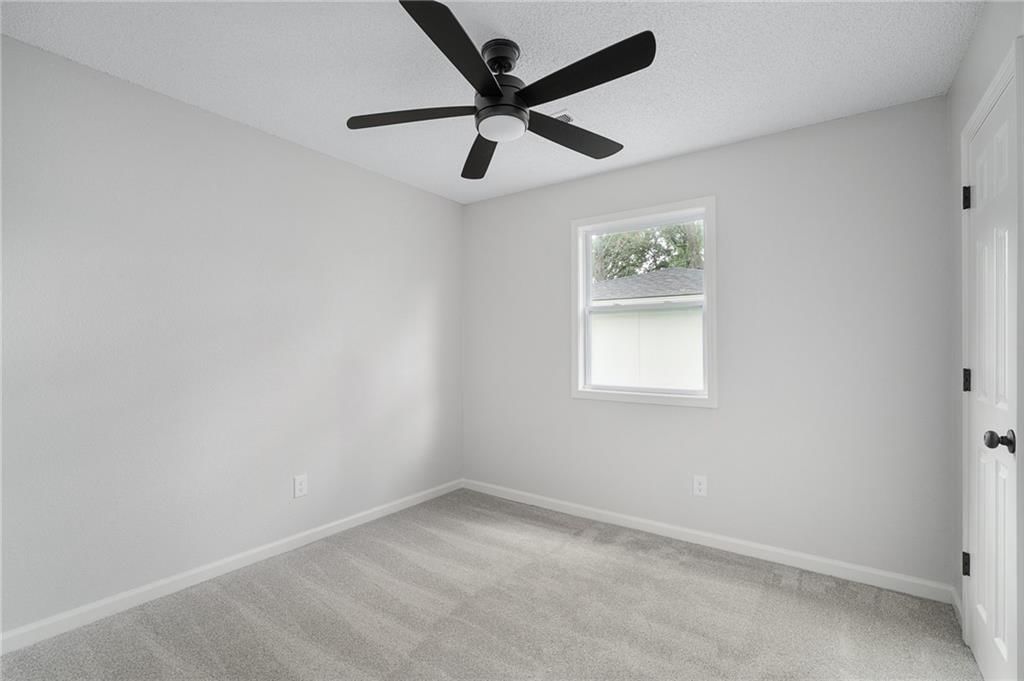 423 N Walnut Street — photo 33