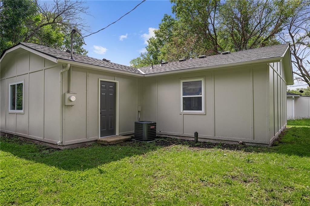423 N Walnut Street — photo 35