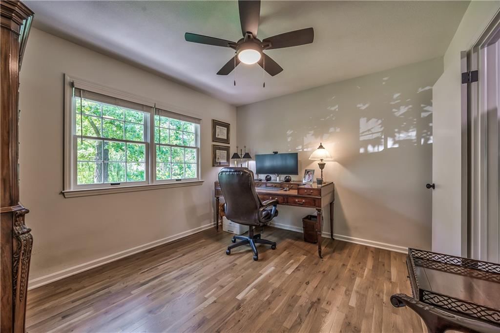 5611 W 91st Street — photo 22