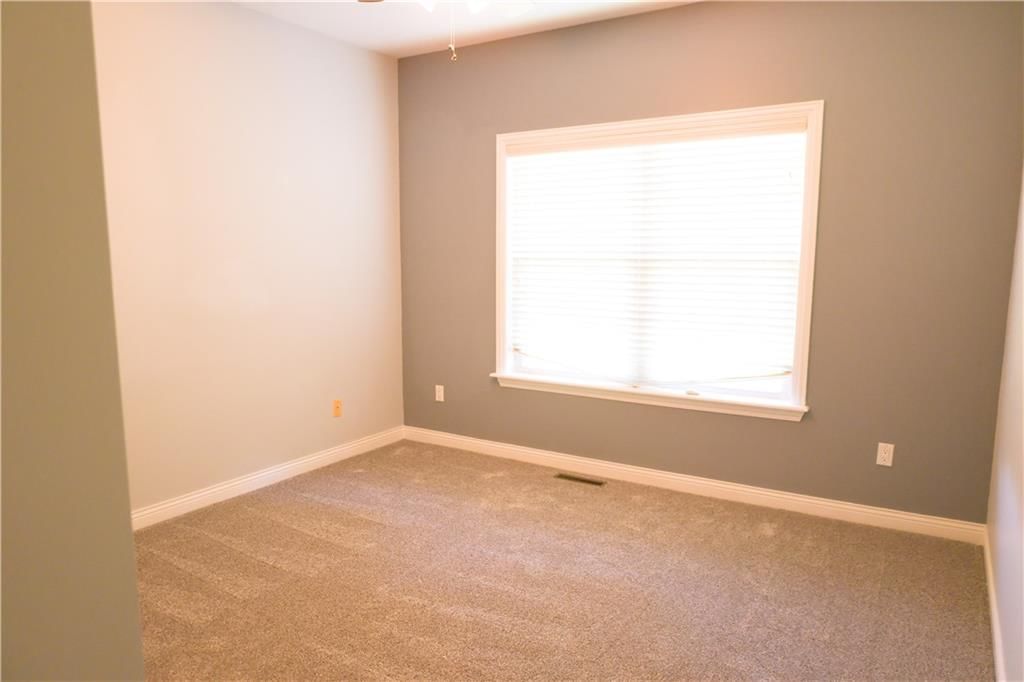 Photo 39 of 98 - 2404 Edmonds Court