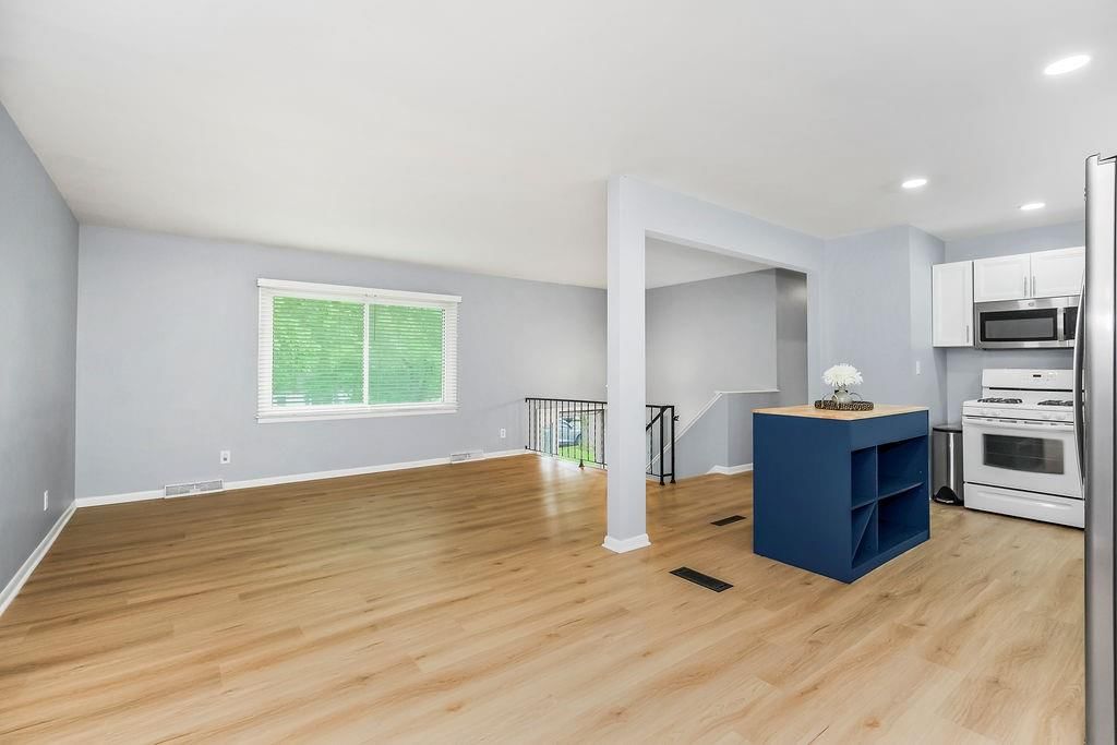 5120 Monrovia Street — photo 6
