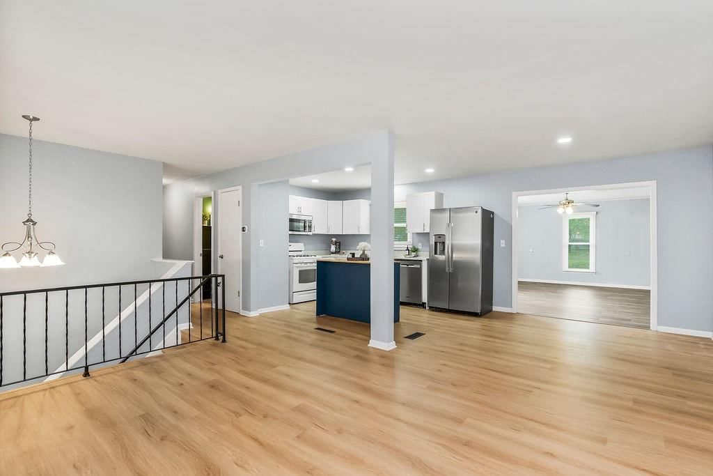 5120 Monrovia Street — photo 7