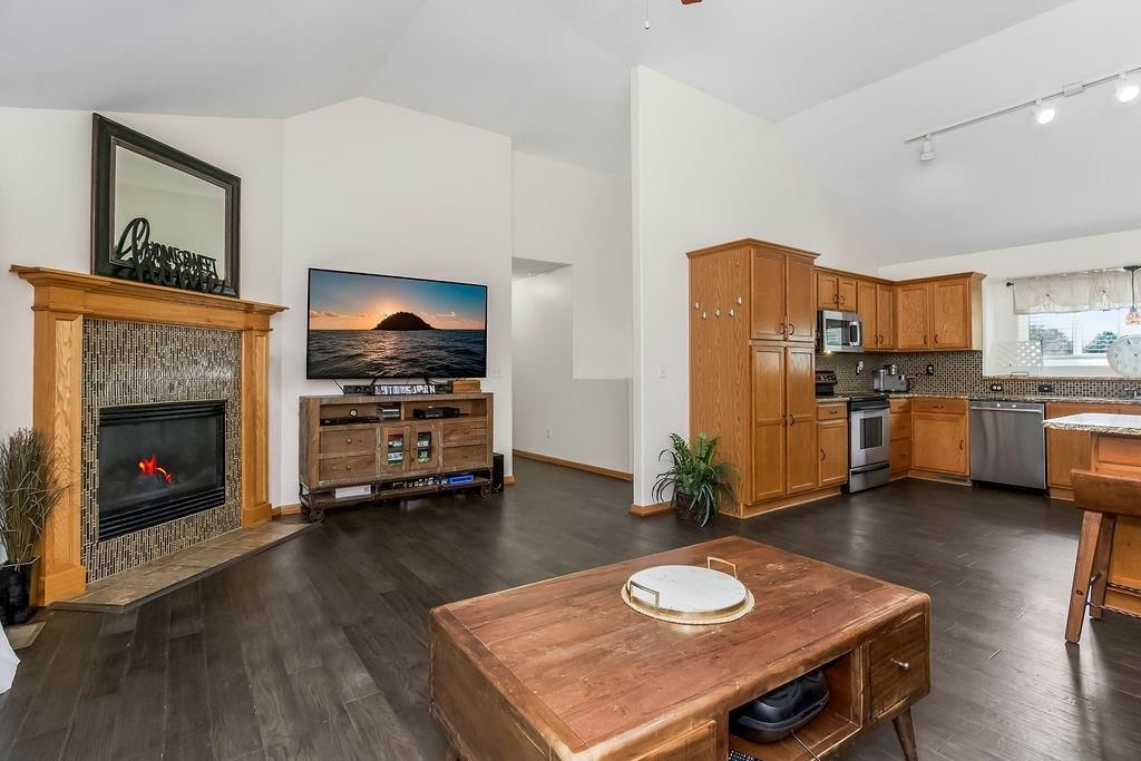 11601 N Manning Avenue — photo 7