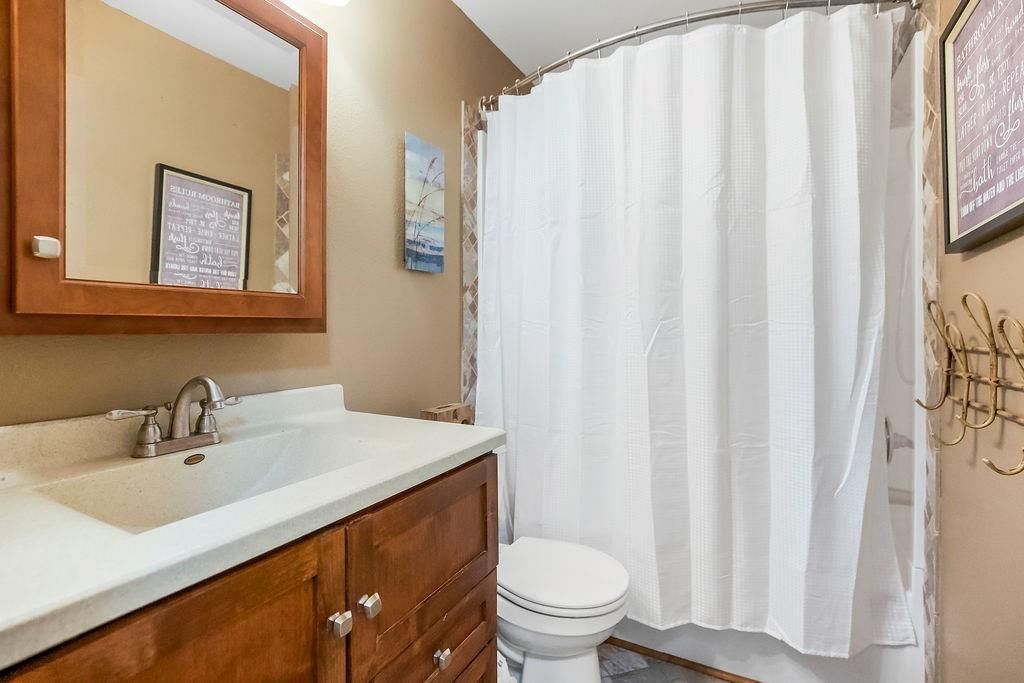 11601 N Manning Avenue — photo 14