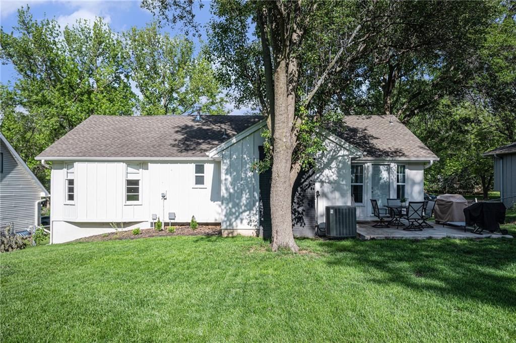 9652 N Campbell Street — photo 31