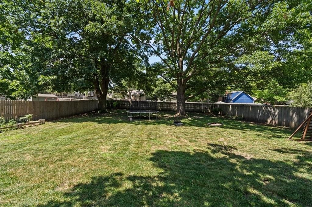Photo 33 of 33 - 16604 W 143rd Terrace