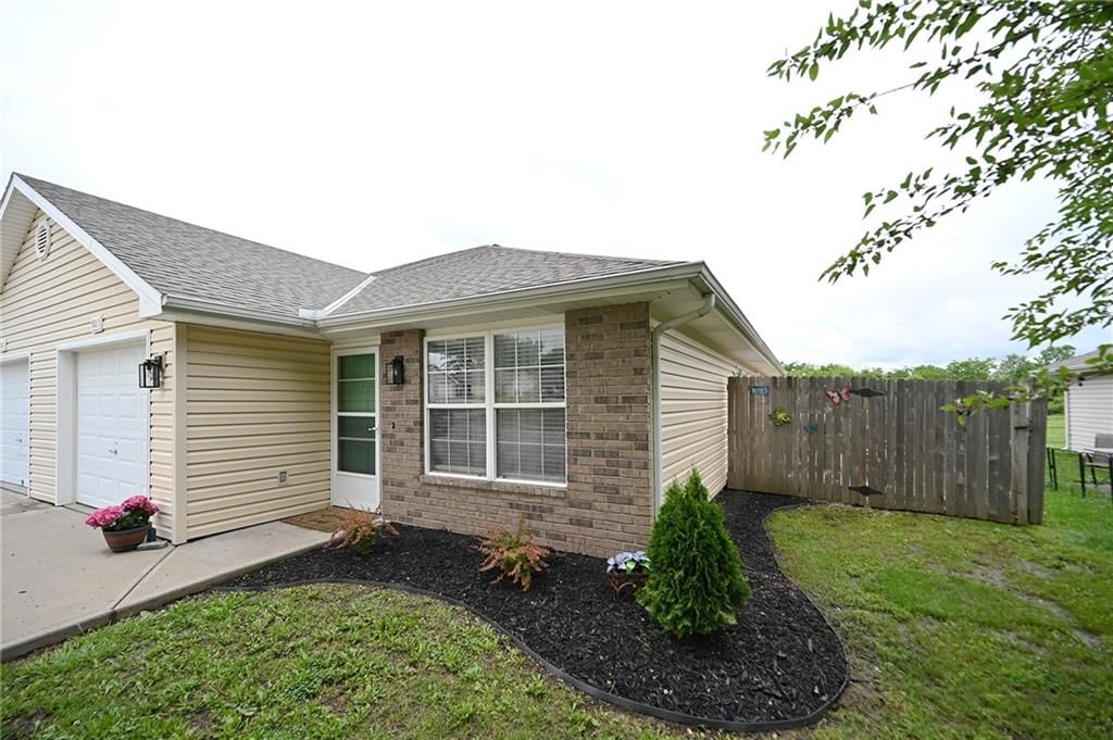 603 Terry Drive — photo 2