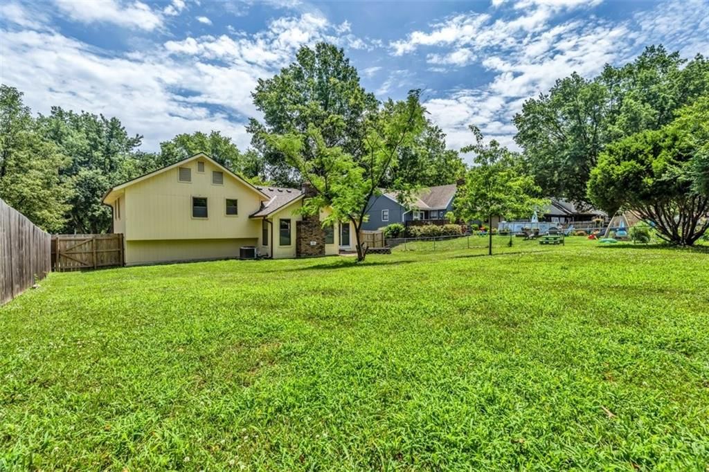 1110 Canterbury Lane — photo 5