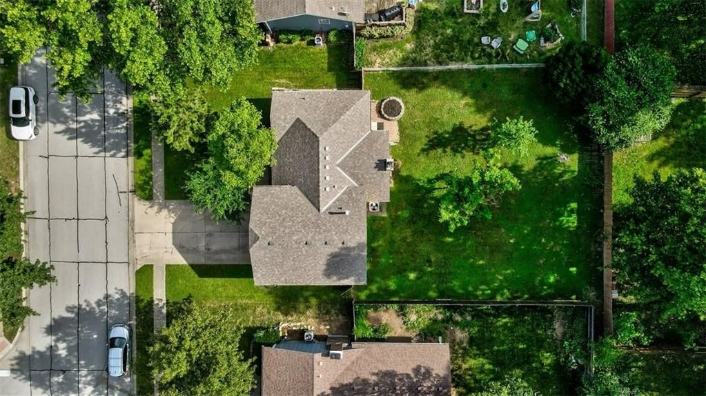 1110 Canterbury Lane — photo 32