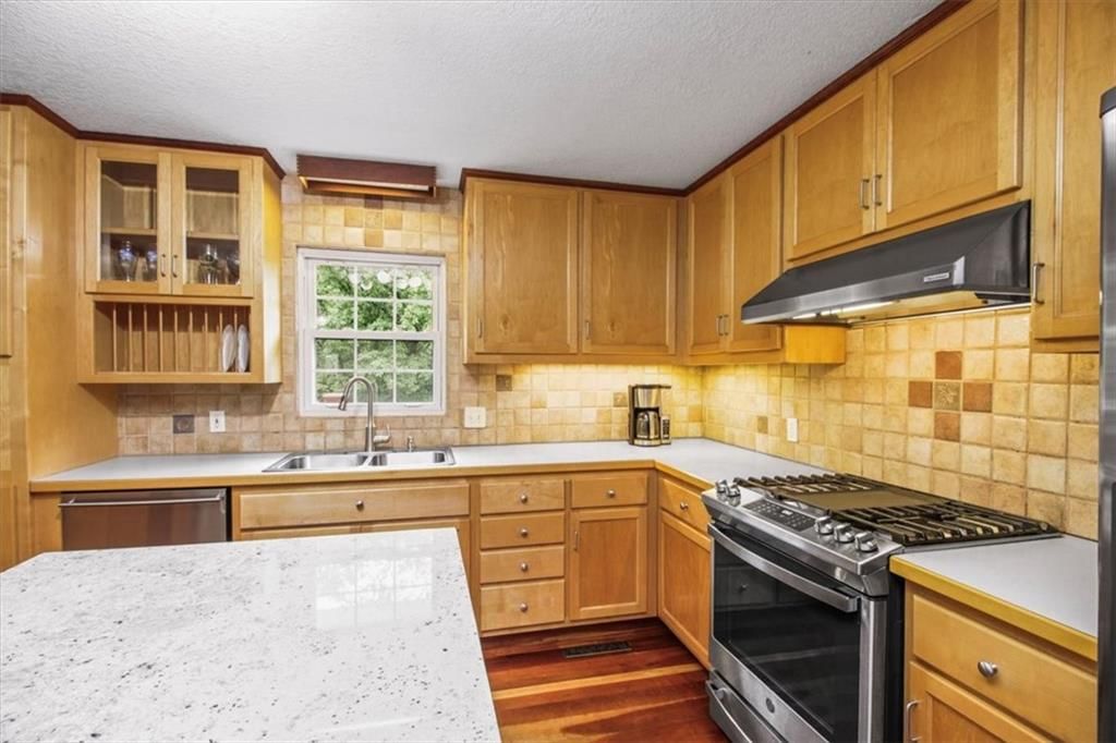 Photo 8 of 42 - 4188 Country Squire Lane