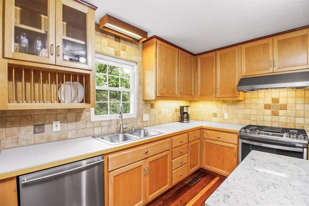 Photo 9 of 42 - 4188 Country Squire Lane