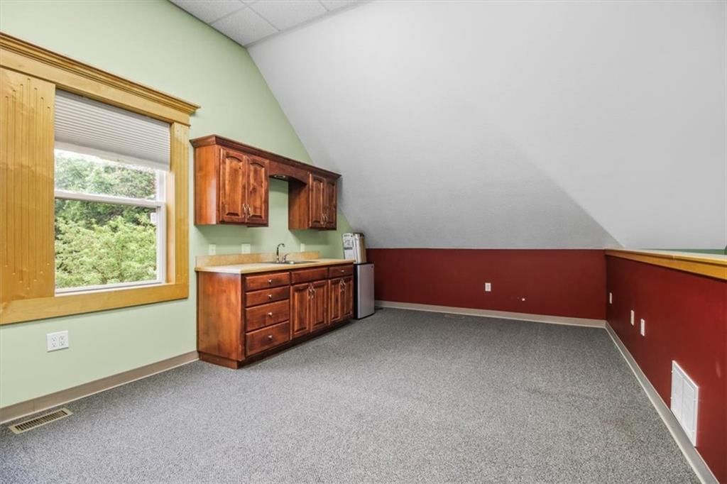 Photo 22 of 42 - 4188 Country Squire Lane