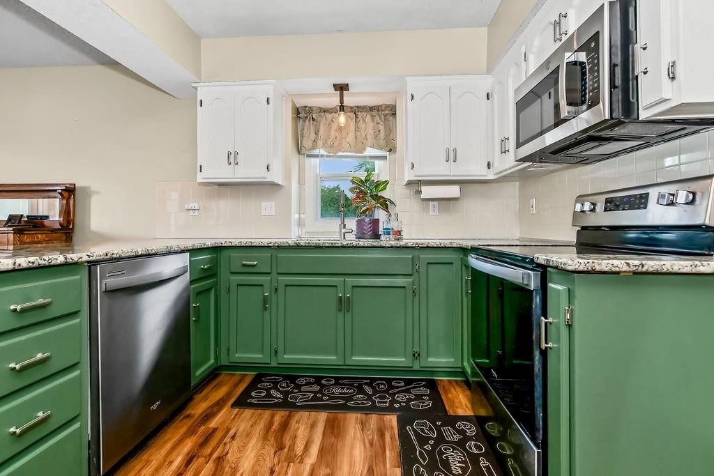 10317 NW 85TH Street — photo 10