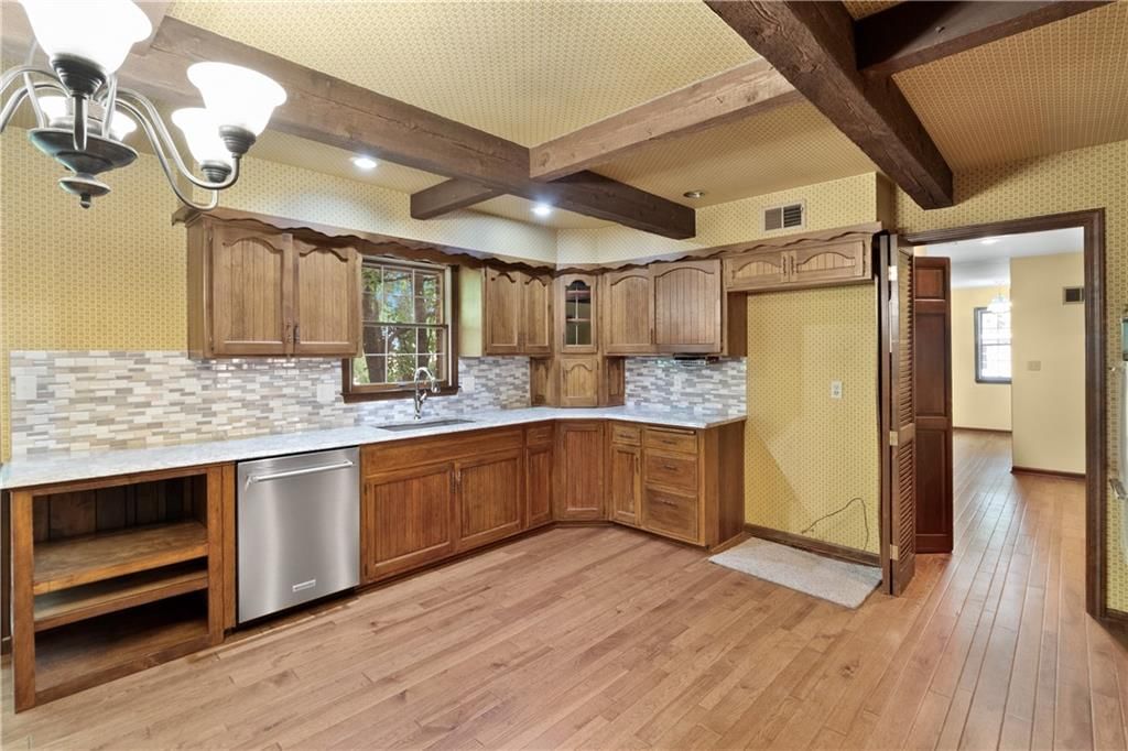 1150 NE Colbern Road — photo 5