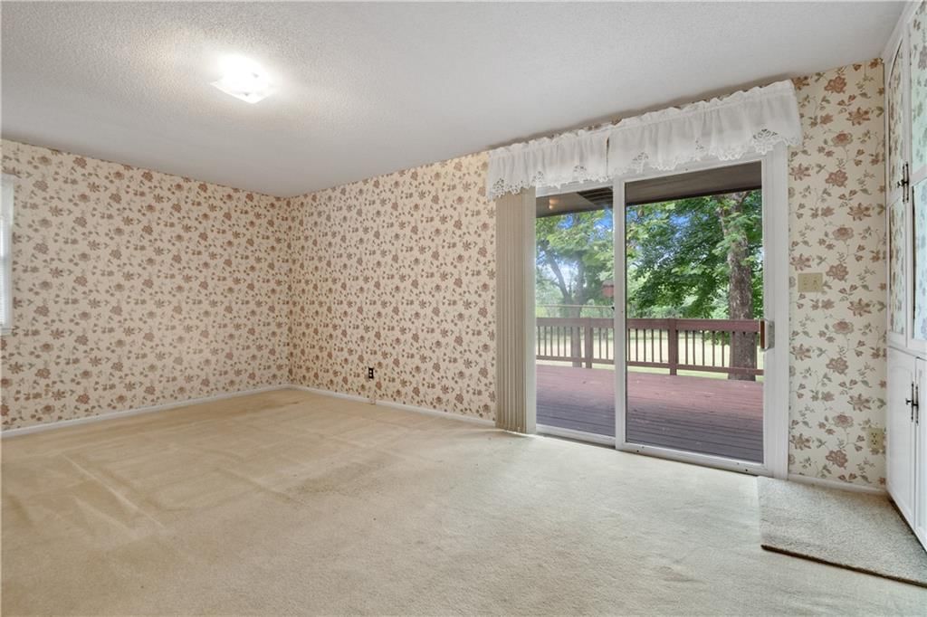 1150 NE Colbern Road — photo 16