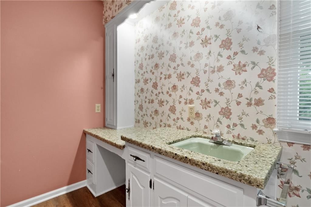 1150 NE Colbern Road — photo 18