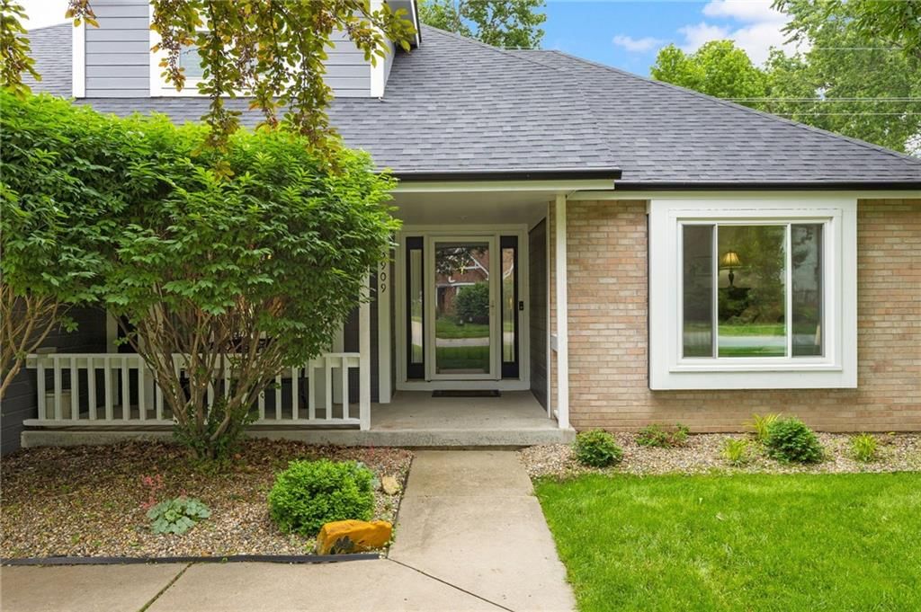 3909 NE 60th Street — photo 3