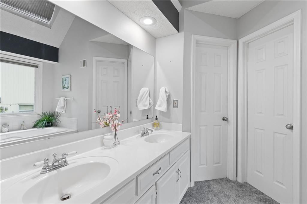 3909 NE 60th Street — photo 20