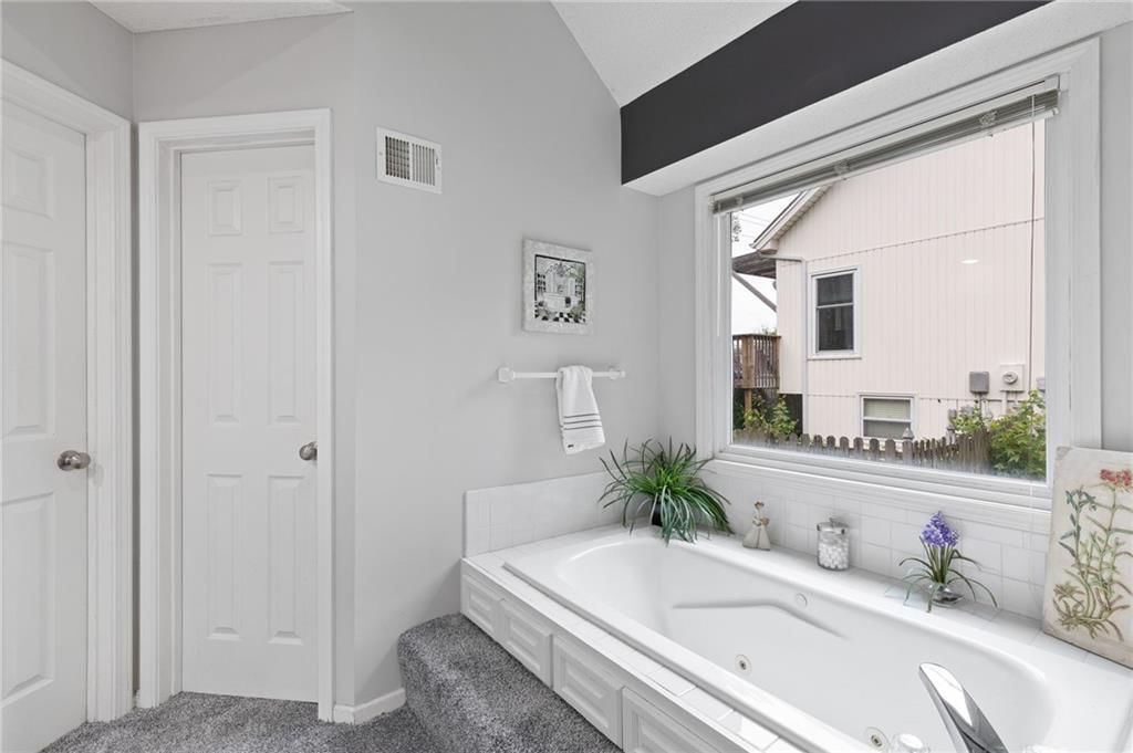 3909 NE 60th Street — photo 21