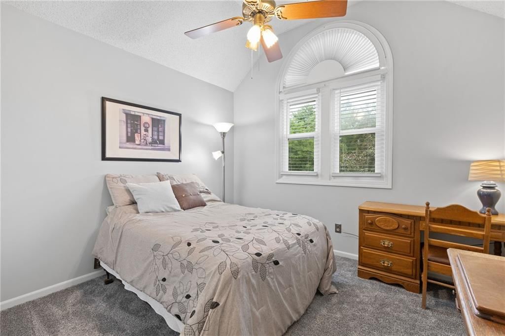 3909 NE 60th Street — photo 24