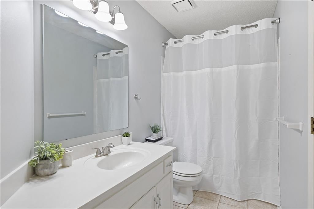 3909 NE 60th Street — photo 26