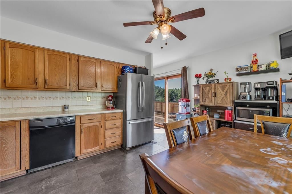 8410 Barnett Avenue — photo 9