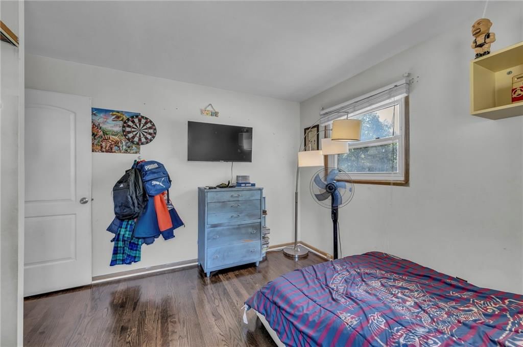8410 Barnett Avenue — photo 12