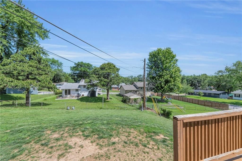 8410 Barnett Avenue — photo 25
