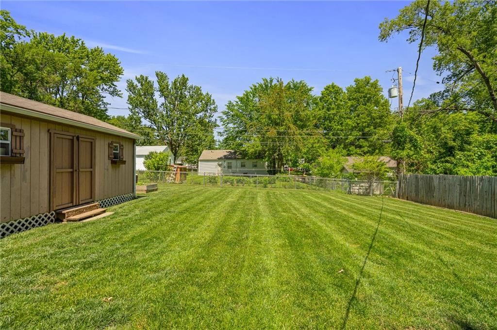11124 W 69th Terrace — photo 35