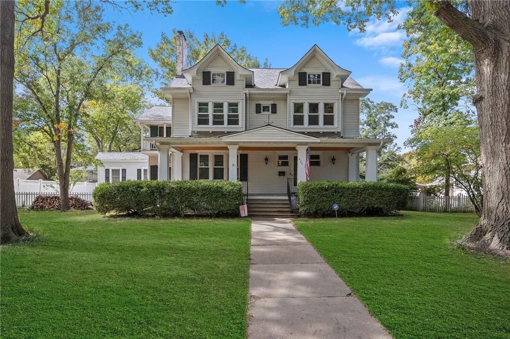 424 S Elm Street — photo 3