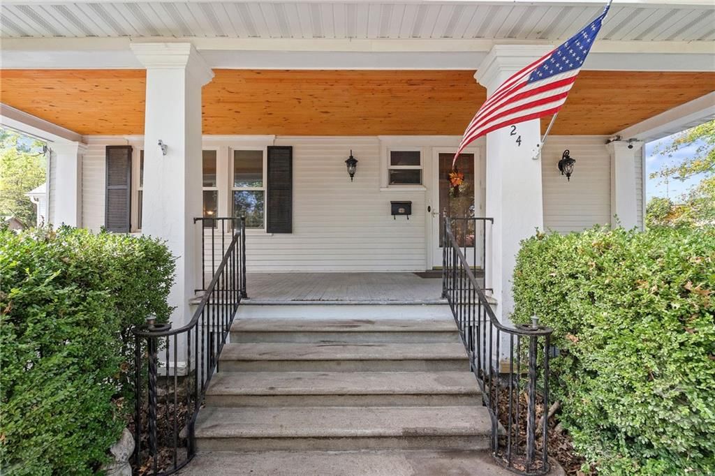424 S Elm Street — photo 4