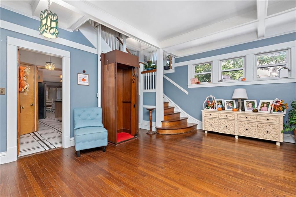 424 S Elm Street — photo 8