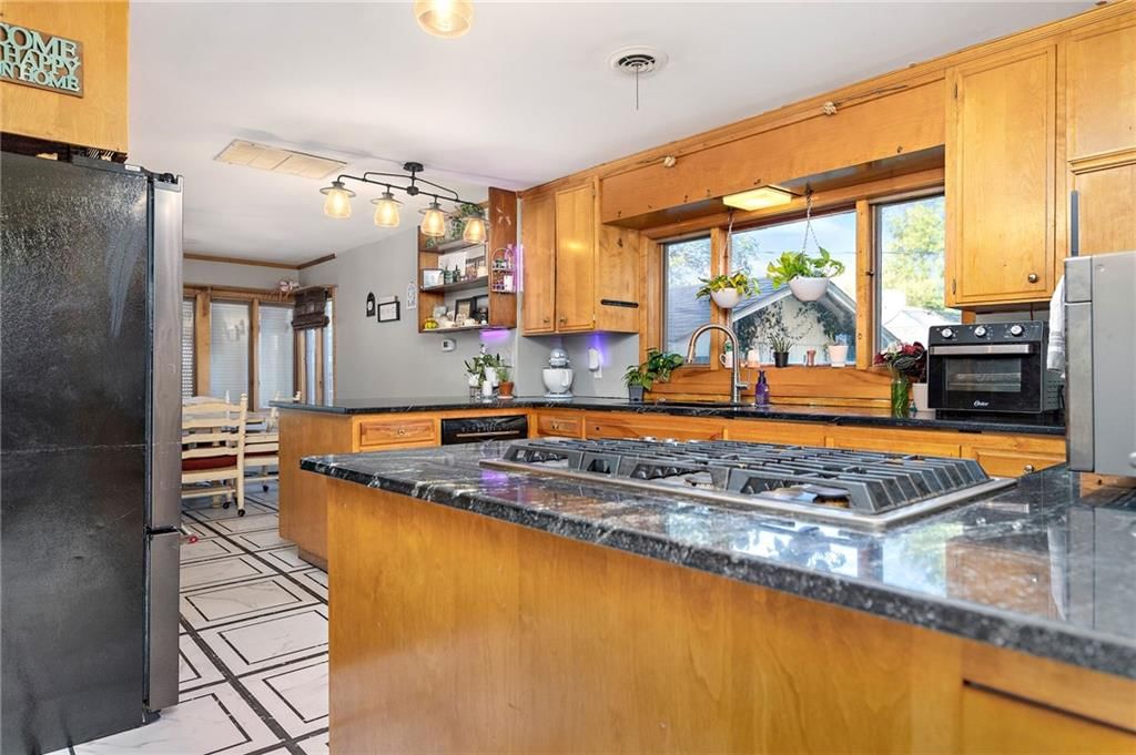 424 S Elm Street — photo 19