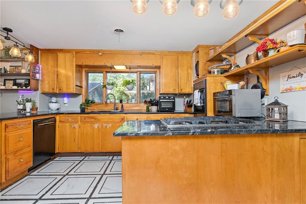 424 S Elm Street — photo 20