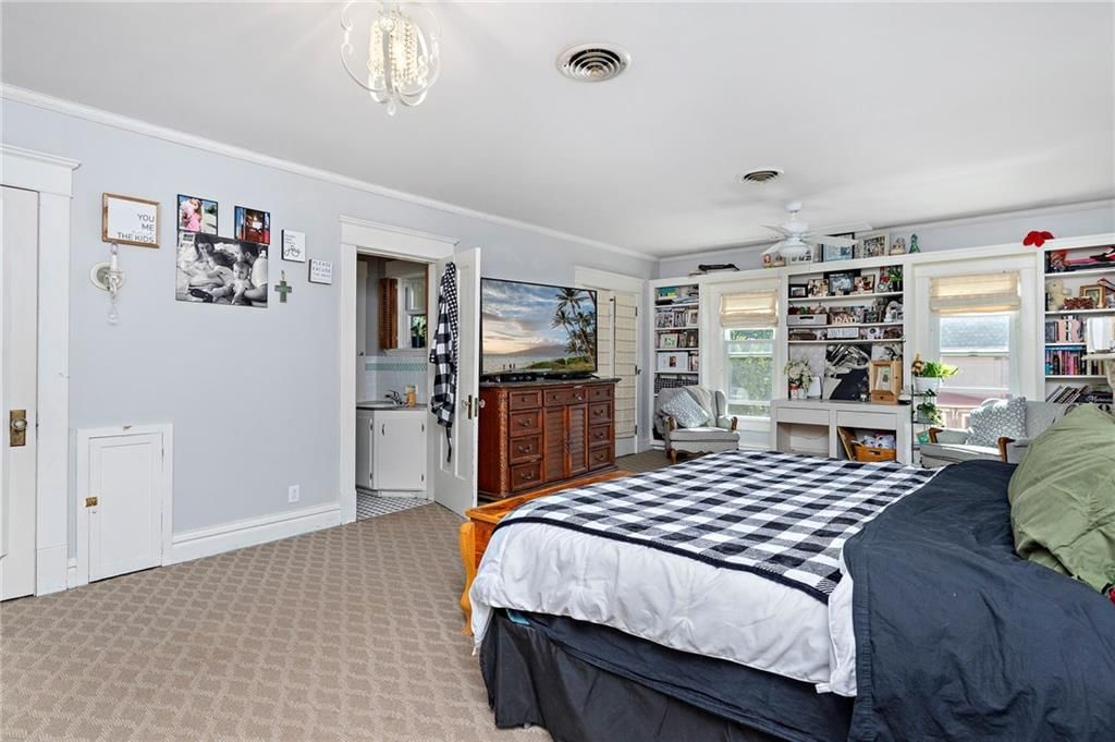 424 S Elm Street — photo 32