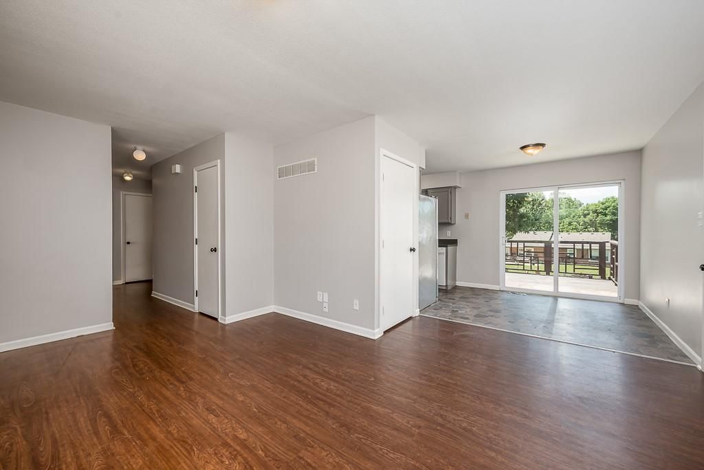 1180 Greenwood Parkway — photo 5