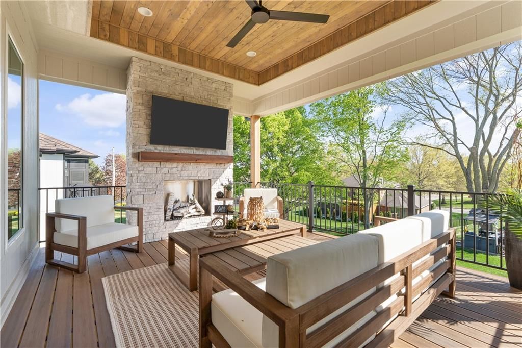 1500 NE Park Springs Terrace — photo 4