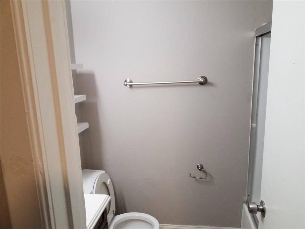 8828 N Main Street — photo 7
