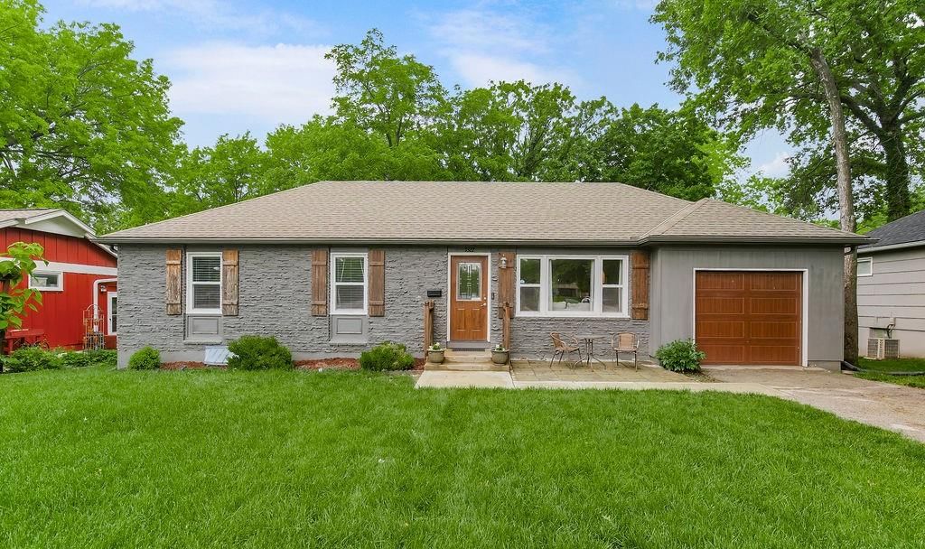 9322 Woodward Street — photo 1