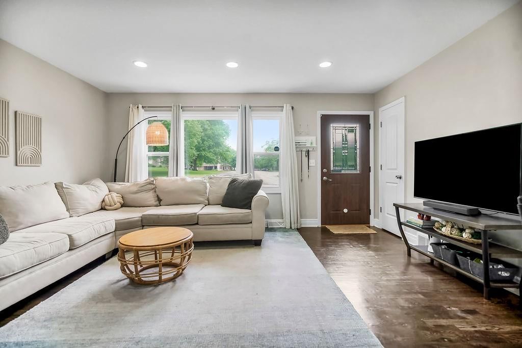 9322 Woodward Street — photo 3