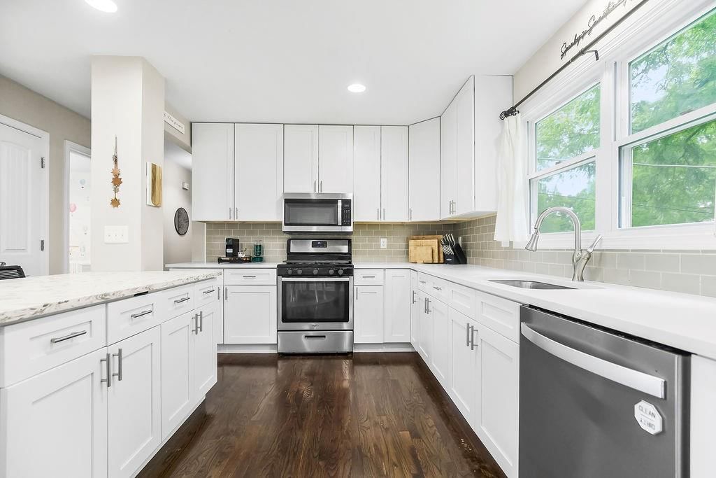9322 Woodward Street — photo 9