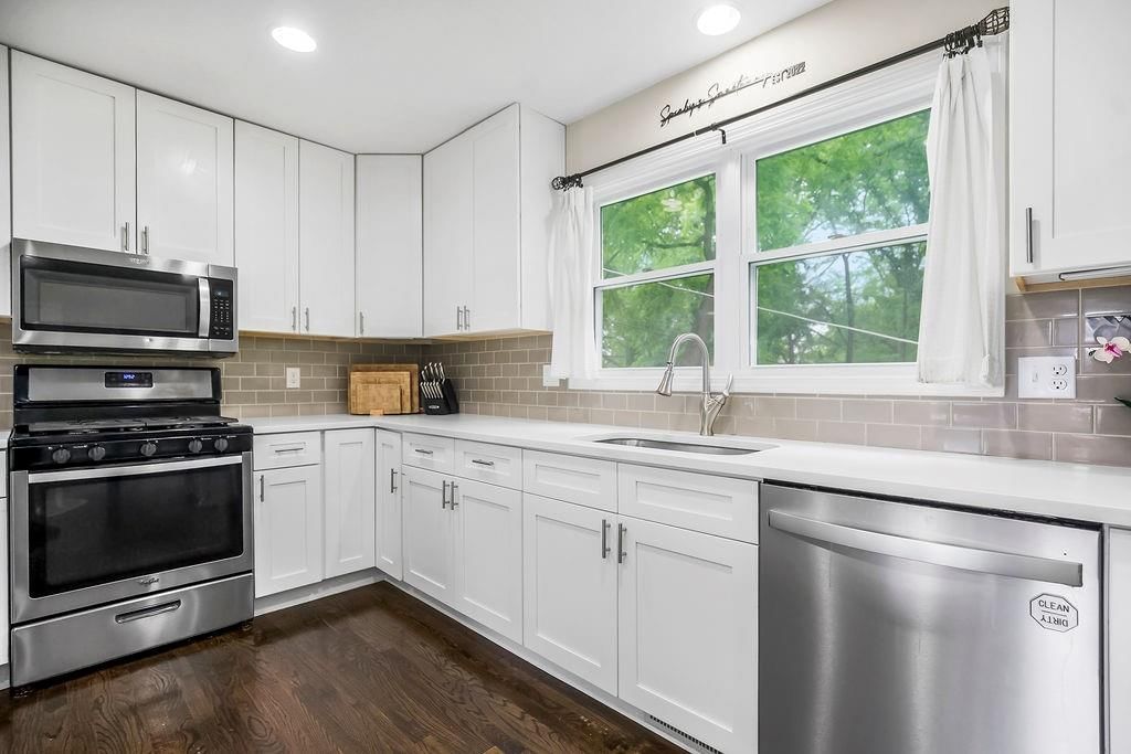 9322 Woodward Street — photo 11