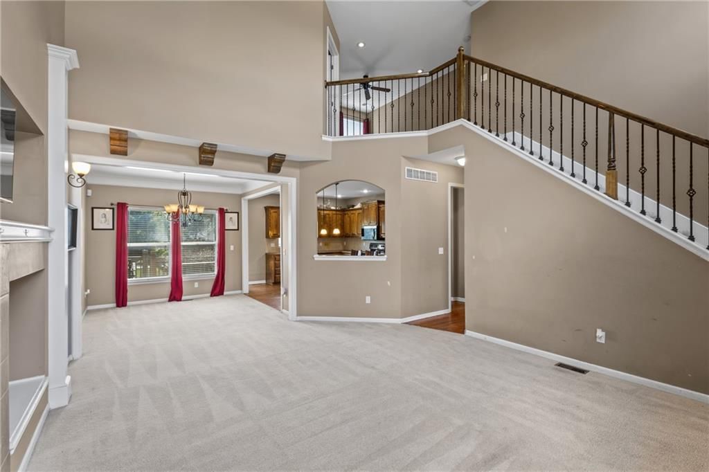 Photo 5 of 28 - 2133 W Ferrel Drive