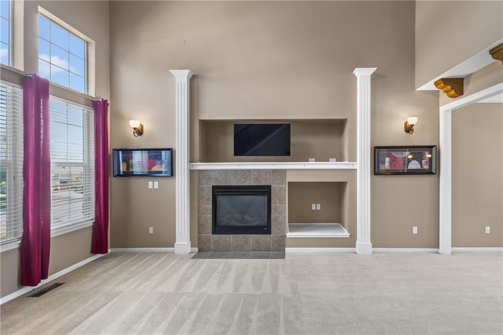 Photo 7 of 28 - 2133 W Ferrel Drive