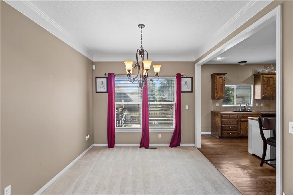 Photo 8 of 28 - 2133 W Ferrel Drive