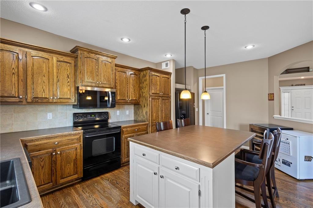 Photo 12 of 28 - 2133 W Ferrel Drive
