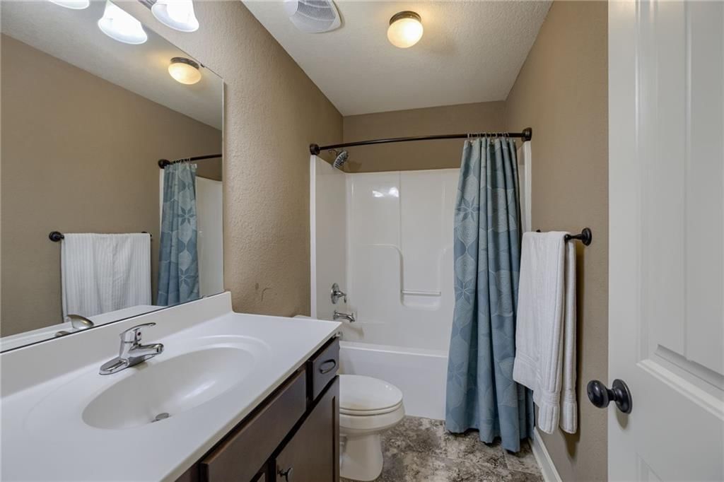 8317 N Spruce Avenue — photo 21