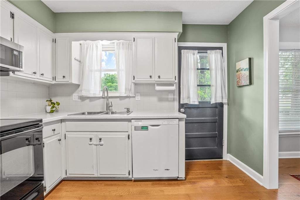 7106 Cody Street — photo 15