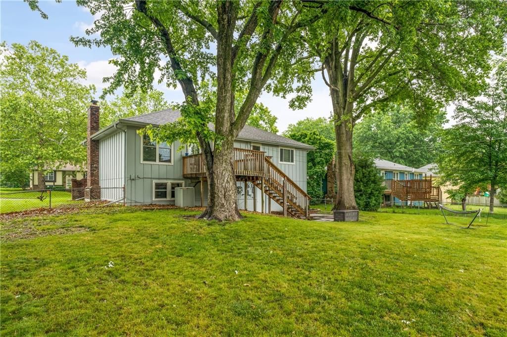 7106 Cody Street — photo 35